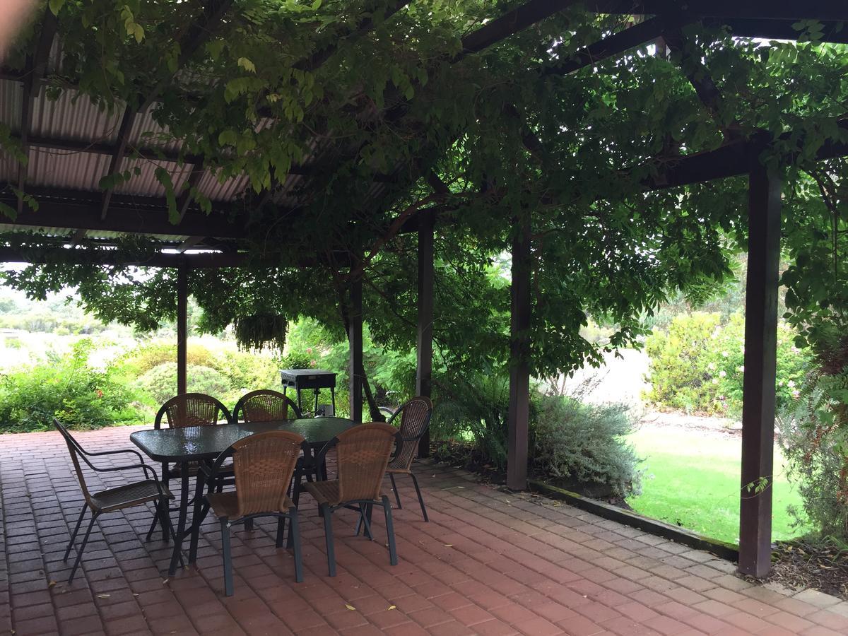 Silversprings Spa Retreat Pet Friendly Cottages And Glampings Metricup Eksteriør billede